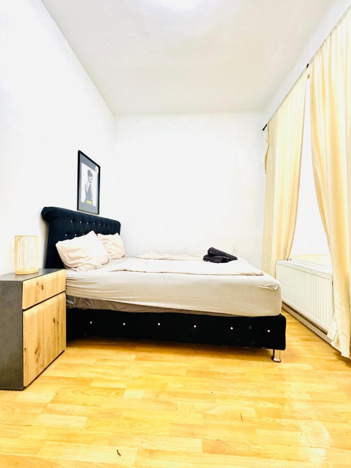 Comfy In A Shared Apt, 8min To Rathausplatz Appartement *