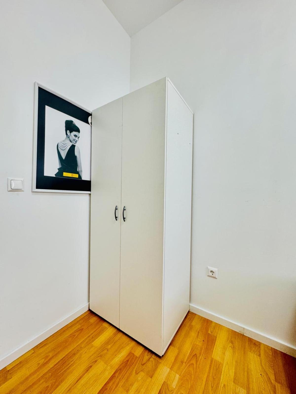Comfy In A Shared Apt, 8min To Rathausplatz Appartement *