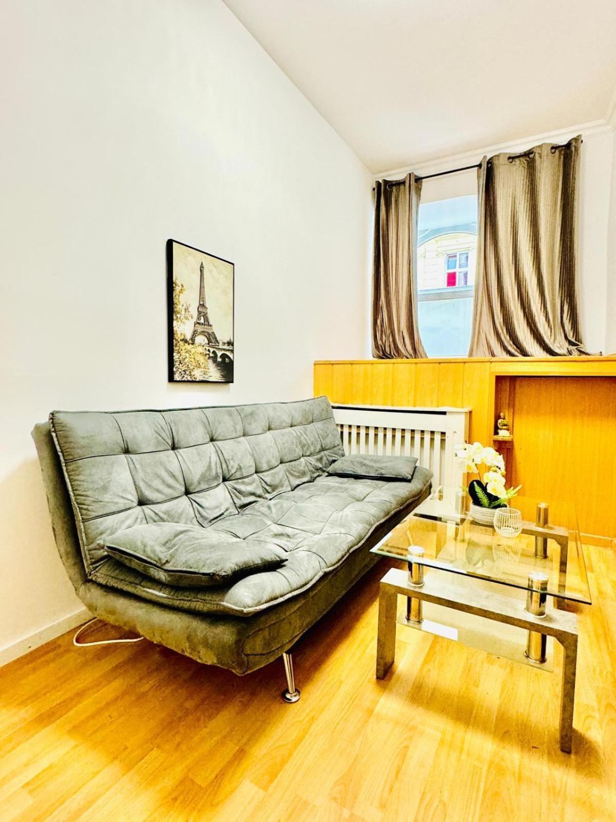 Apartamento Comfy In A Shared Apt, 8min To Rathausplatz Viena