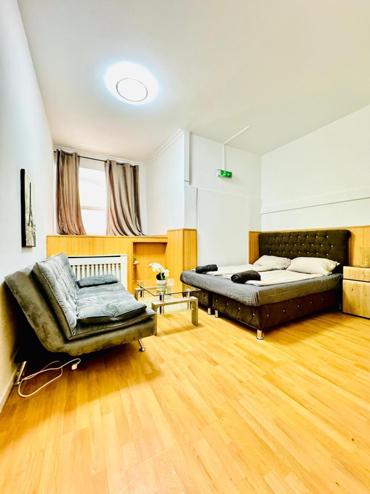 Comfy In A Shared Apt, 8min To Rathausplatz Appartement