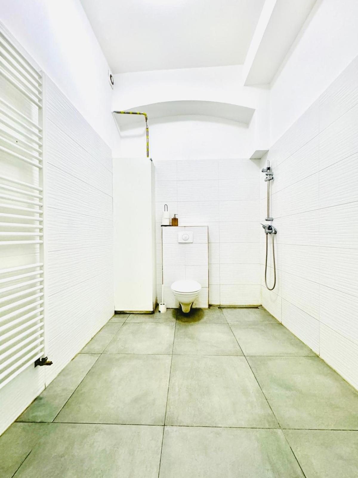 Comfy In A Shared Apt, 8min To Rathausplatz Appartement *